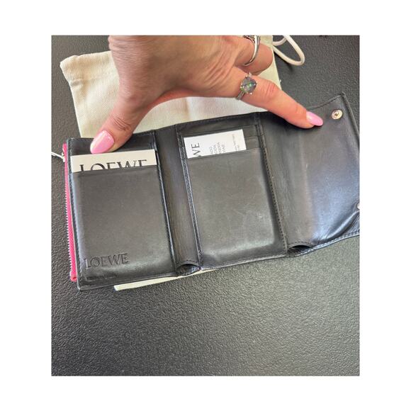 Loewe Repeat Anagram Leather Tri-Fold Wallet Black & Pink*Snap*Dustbag*Cards - Picture 3 of 7